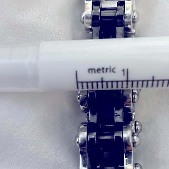 Men’s 9” Silver & Black Stainless Steel Bike Chain Bracelet - Picture 5 of 7